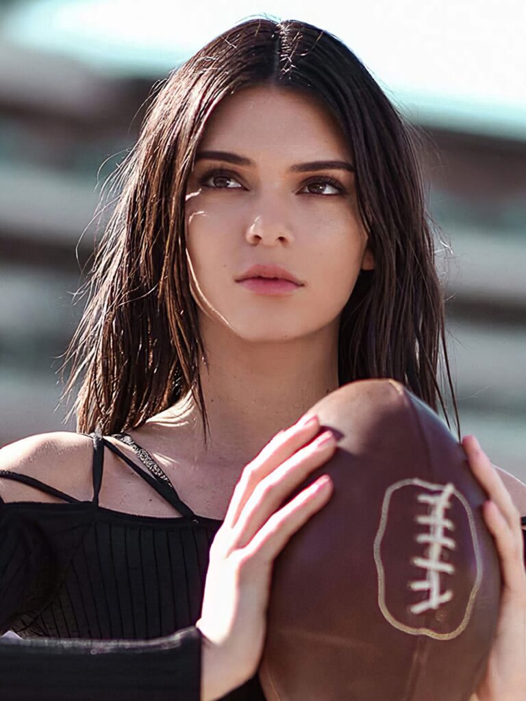 Top 10+ Kendall Jenner iPad Wallpapers [Download]